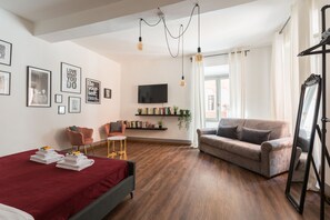 3 slaapkamers, een strijkplank/strijkijzer, gratis wifi, beddengoed