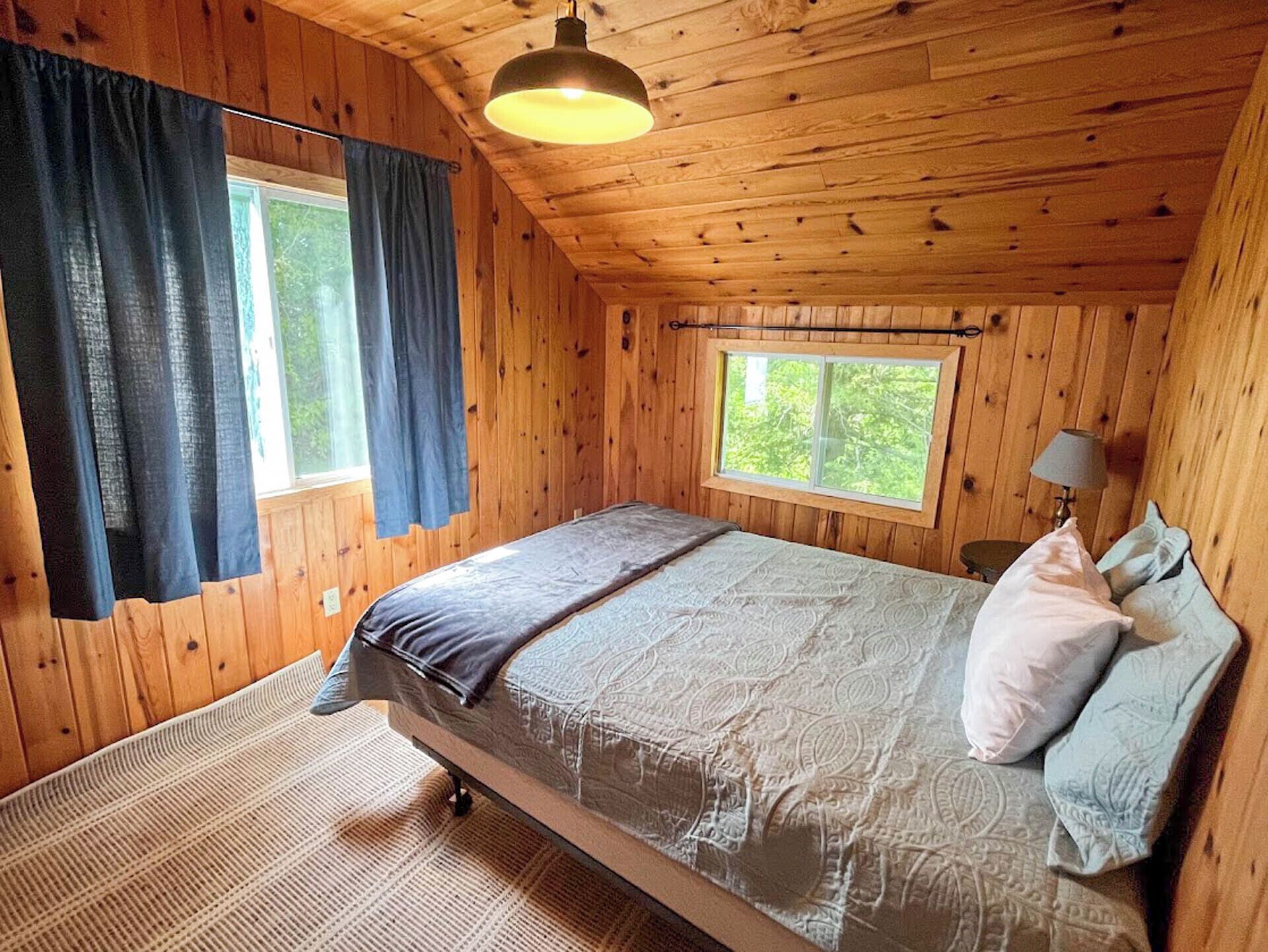 6 多间卧室、办公桌、旅行婴儿床、上网接入