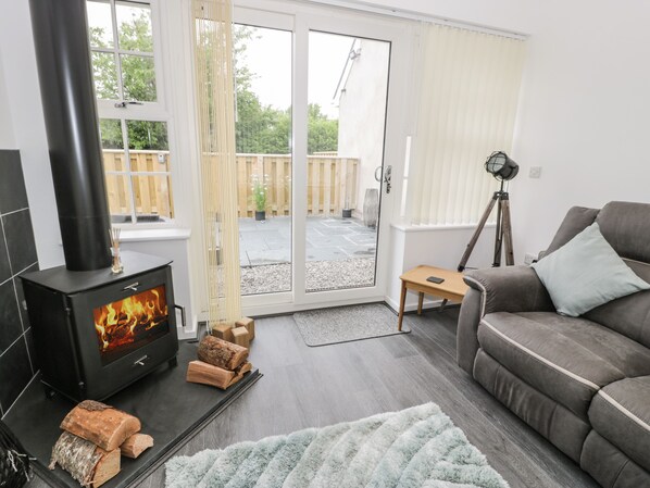 Cottage | Living room - 2 Mountain View (Llangefni)