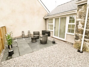 Cottage | Balcony - 2 Mountain View (Llangefni)
