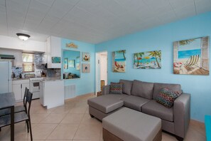 Smart TV, table tennis