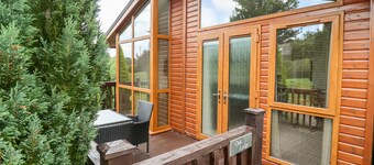 Oak Lodge