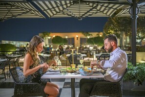 Outdoor dining - Grand Hyatt Amman Residences (Amman)