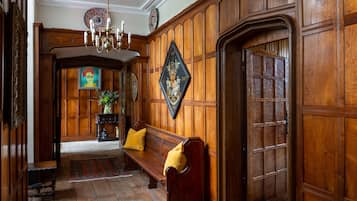 Cottage | Interior