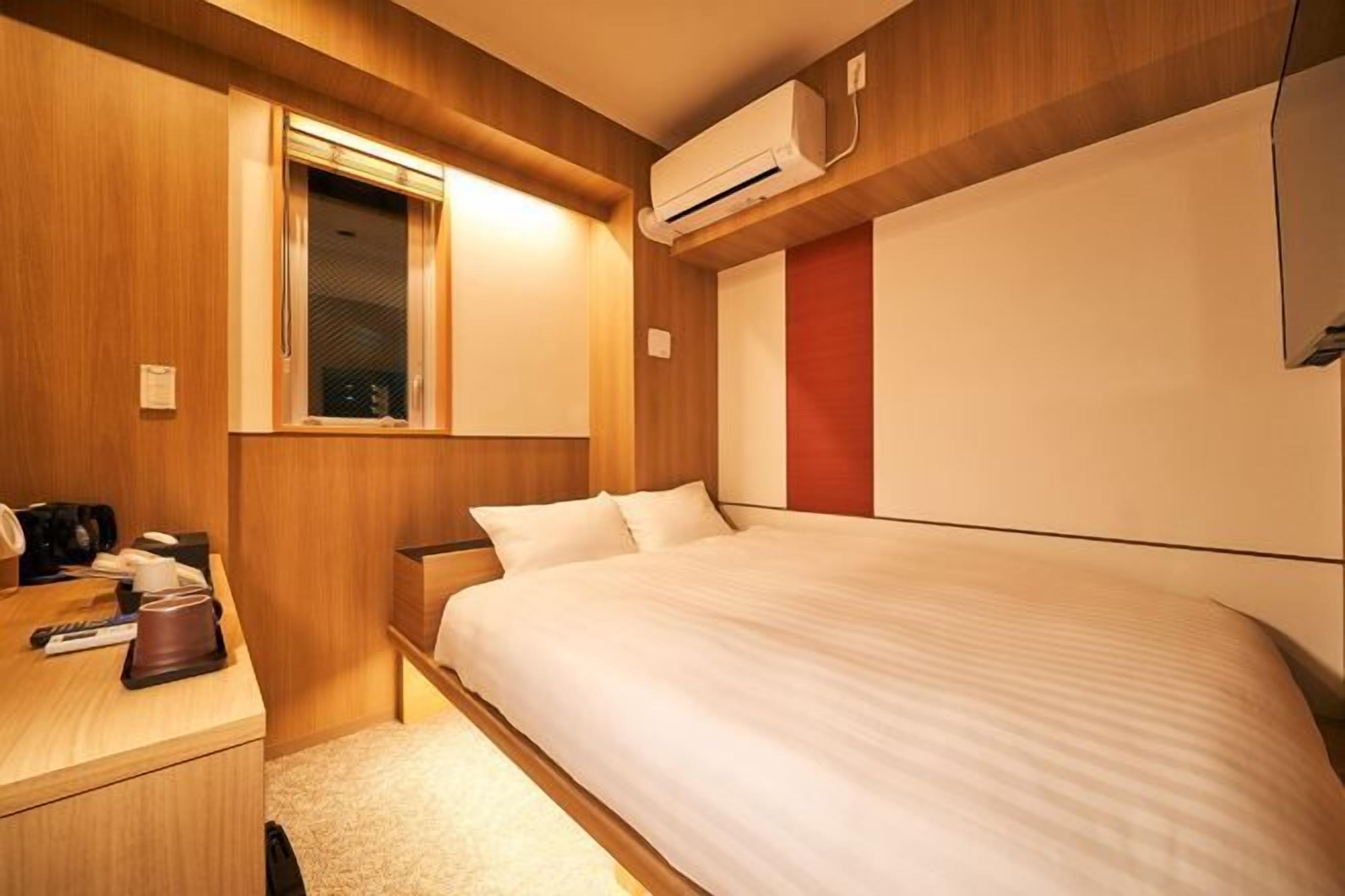 Rideaux d’obscurcissement, accès au Wi-Fi (inclus), literie fournie