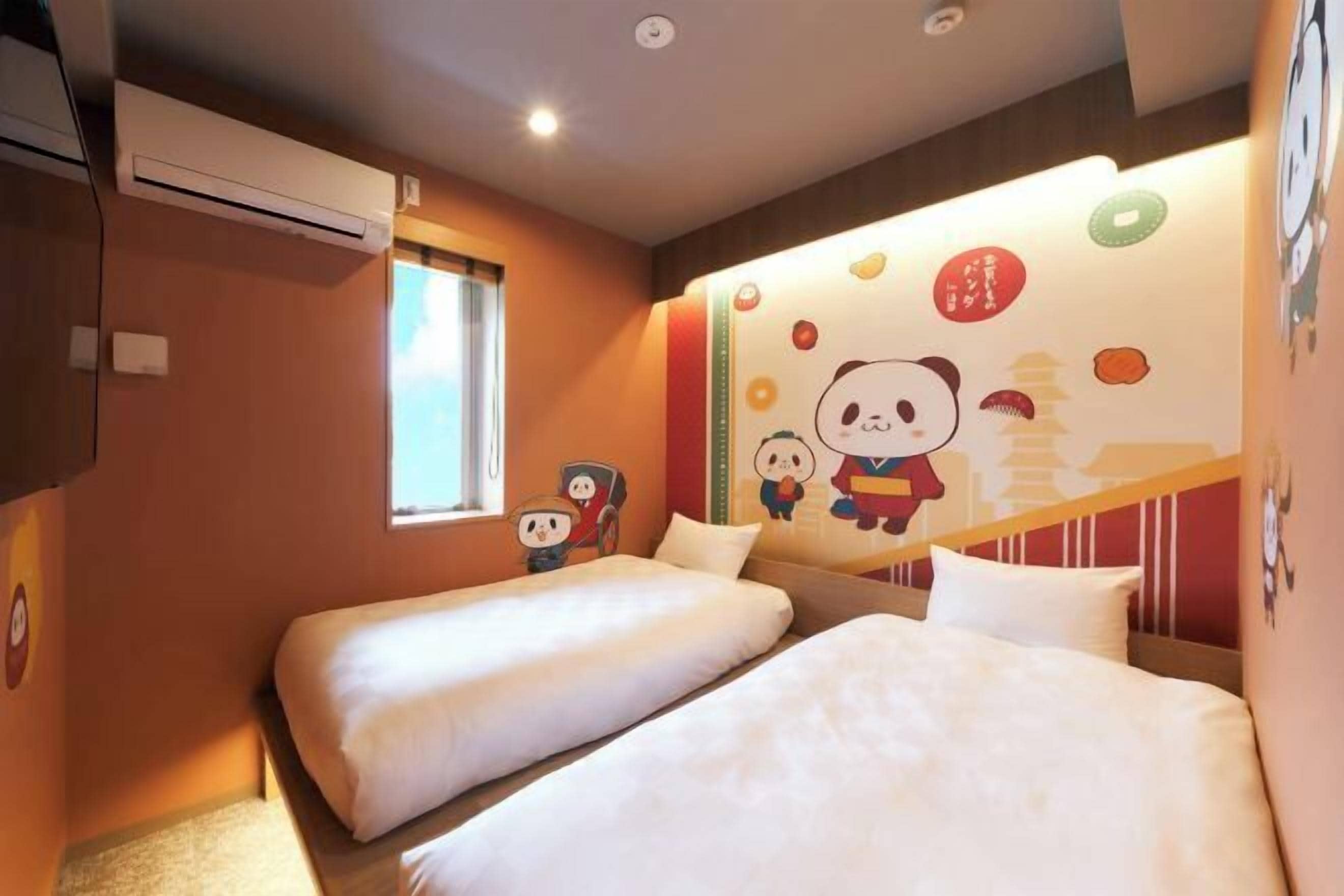 Rideaux d’obscurcissement, accès au Wi-Fi (inclus), literie fournie