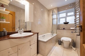 Apartment | Bathroom