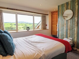 3 habitaciones, decoración personalizada y muebles diferentes