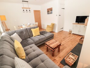 Cottage | Interior