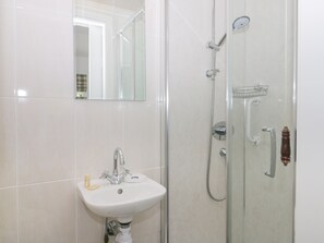 Cottage | Bathroom | Shower