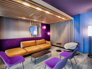 Flat-screen TV - B&B Hotel Augsburg-West (Augsburg)