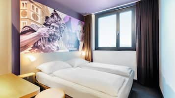 Hypo-allergenic bedding, desk, soundproofing, free WiFi