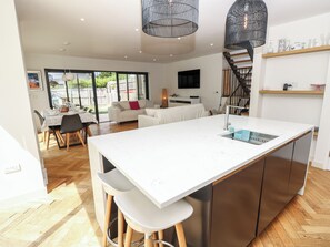 Interior - Aquanaut (Cowes)