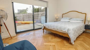 4 bedrooms, individually decorated, individually furnished, free WiFi