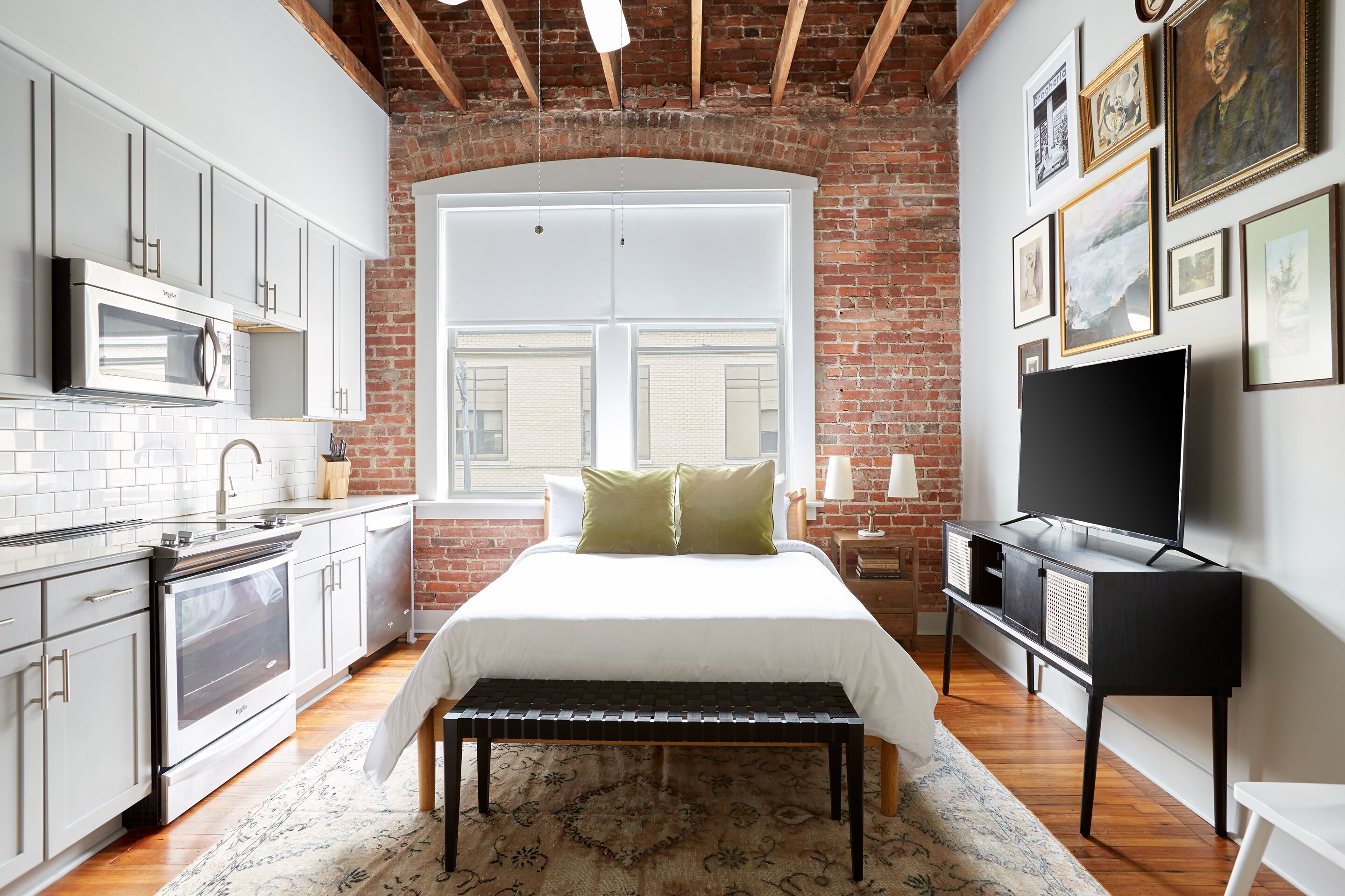 Sonder The Drayton | Queen Studio Apartment