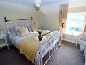 Cottage | 2 bedrooms, individually decorated, individually furnished, free WiFi