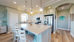 Fridge, microwave, oven, stovetop - Bay Dreaming: 3  BR, 2  BA House in Port Bolivar, Sleeps 12 (Bolivar Peninsula)