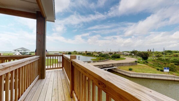 Property grounds - Bay Dreaming: 3  BR, 2  BA House in Port Bolivar, Sleeps 12 (Bolivar Peninsula)