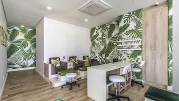 Massagens com pedras quentes, massagens suecas, massagens tailandesas