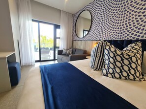 Premium bedding, in-room safe, individually decorated - MINT Resorts the Blyde (Pretoria)