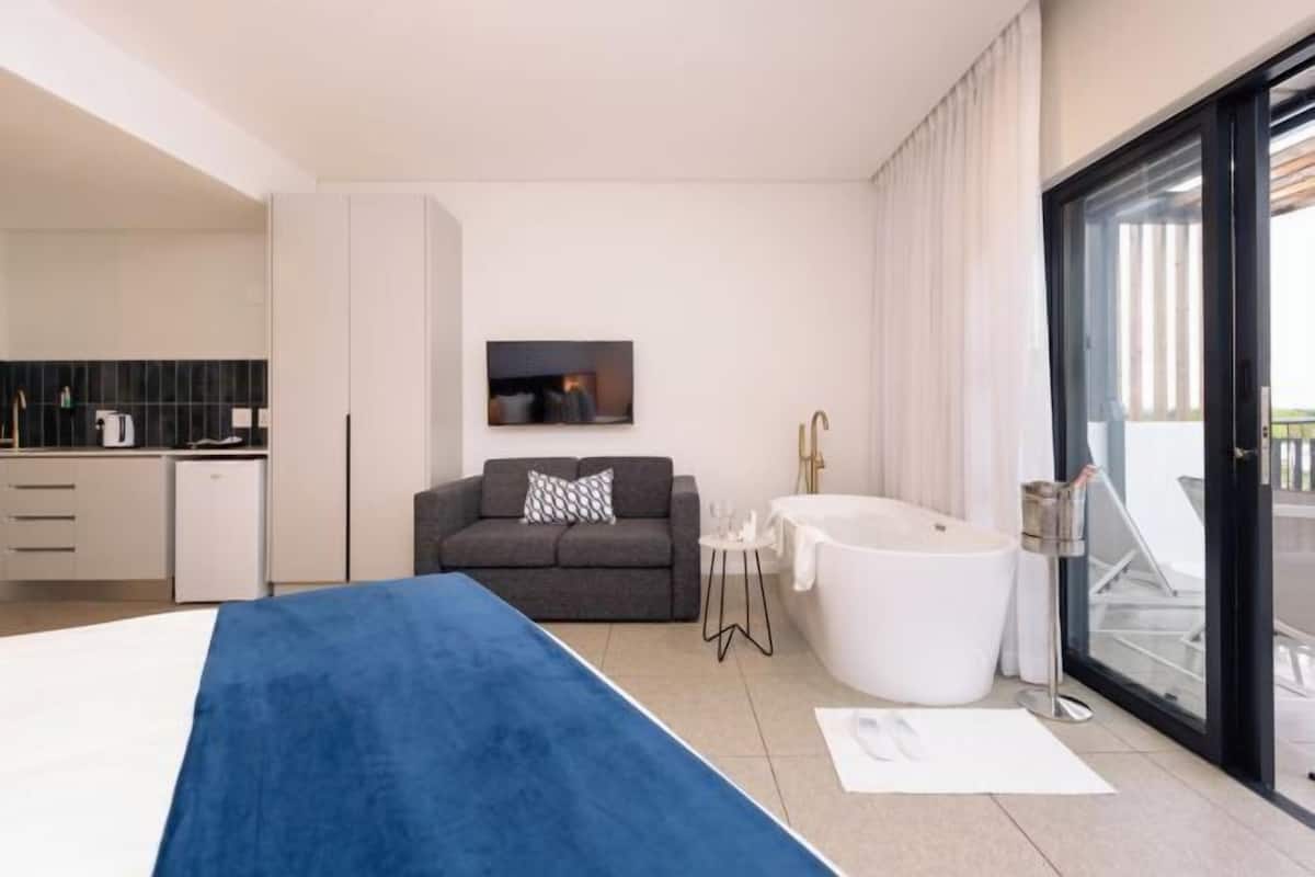 1 bedroom, premium bedding, in-room safe, individually decorated