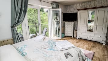 Cottage | 3 bedrooms, individually decorated, individually furnished, free WiFi