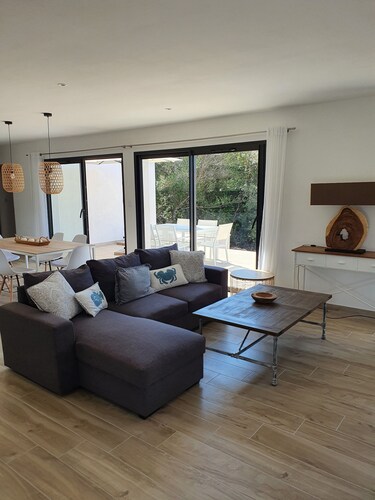 Beautiful new contemporary villa with private pool