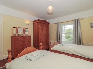 3 habitaciones, decoración personalizada y muebles diferentes