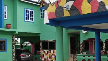 Mặt tiền nơi lưu trú