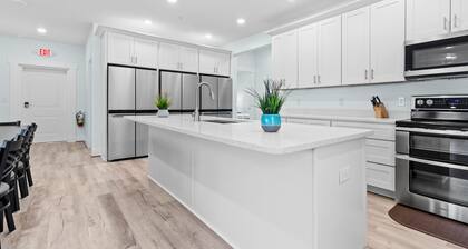 SLEEP UP TO 32! 1 Block to MAIN ST, WALK to the Beach+ATTRACTIONS Private Pool!!