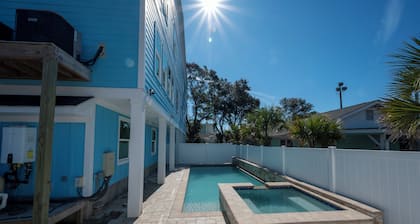 BRAND NEW CONSTRUCTION 1 BLOCK TO THE BEACH ACCESS AND MAIN ST PRIVATE POOL SPA