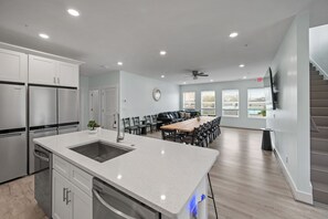 Interior - LOCATION!!! 1 Block to Main Street, 4 MINUTE WALK to the Beach, Private Pool!!! (North Myrtle Beach)