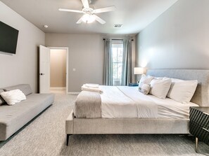 5 chambres, fer et planche à repasser, Wi-Fi, draps fournis
