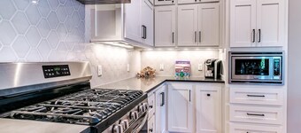 Carlton Landing- Rhythm and Blue! Lake View Home