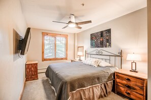 2 多间卧室、熨斗/熨衣板、WiFi、床单