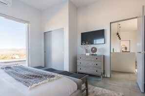 2 slaapkamers, een bureau, reisbedje, wifi