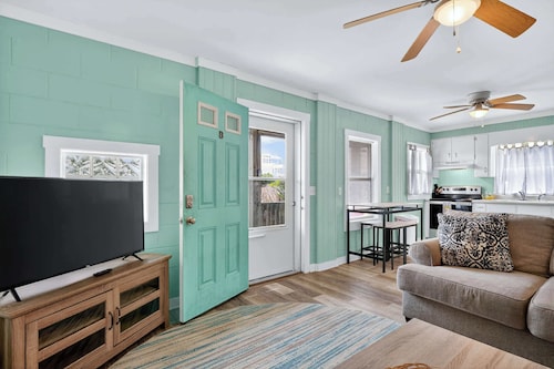 Entire Building Retreat in South Topsail