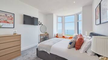 3 chambres, fer et planche à repasser, Wi-Fi gratuit, draps fournis