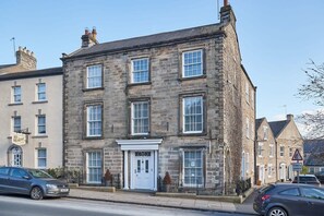 Exterior - Host & Stay | Rosedale House (Richmond)