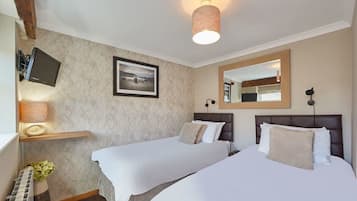 7 bedrooms, iron/ironing board, free WiFi, bed sheets