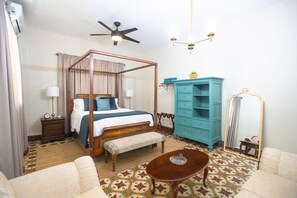 2 bedrooms, iron/ironing board, free WiFi, bed sheets - New! Spanish Casona Miramar @ the ❤️ of San Juan (San Juan)