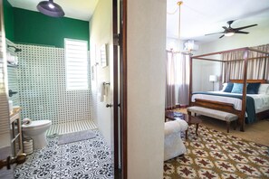 Hair dryer, towels, soap, toilet paper - New! Spanish Casona Miramar @ the ❤️ of San Juan (San Juan)