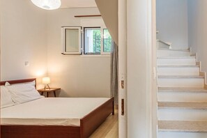 2 bedrooms, iron/ironing board, travel cot, WiFi