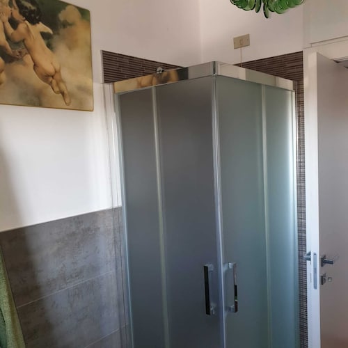 appartamento luminoso  con balcone, silenzioso davanti a un parco vicino a GYM