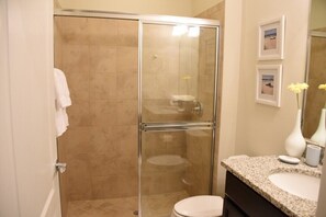 Bathroom - Windsor At Westside-2018emdil 4 Bedroom Home by RedAwning (Kissimmee)