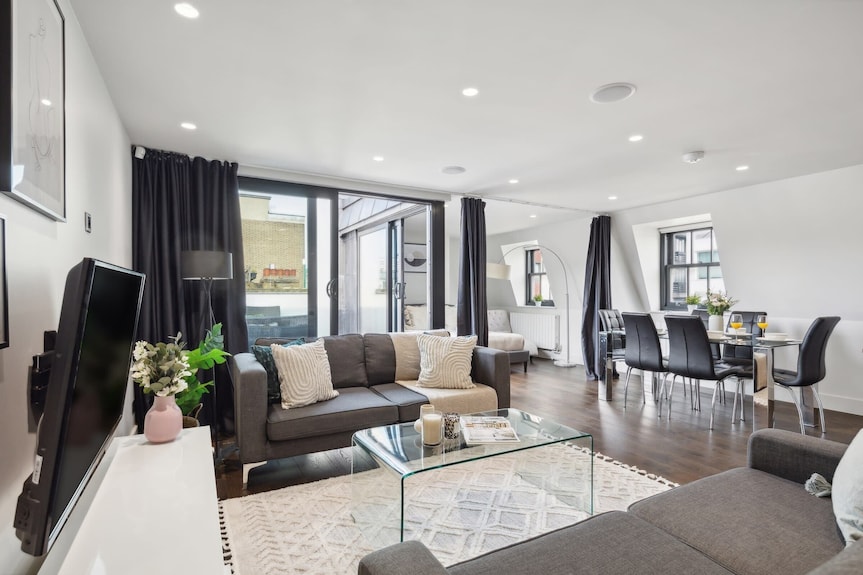 Elegant 2br Penthouse Terrace In Soho - London