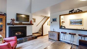 Condo, 2 Bedrooms | Living area | Fireplace