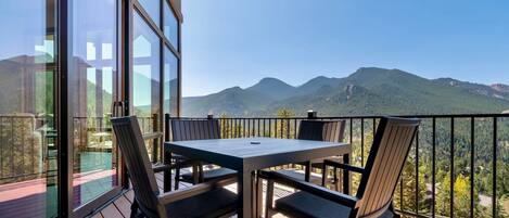 Casa, 3 habitaciones | Balcón