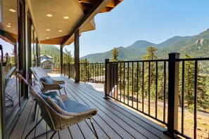 House, 3 Bedrooms | Balcony