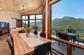 House, 3 Bedrooms | Private kitchen | Fridge, oven, coffee/tea maker, toaster